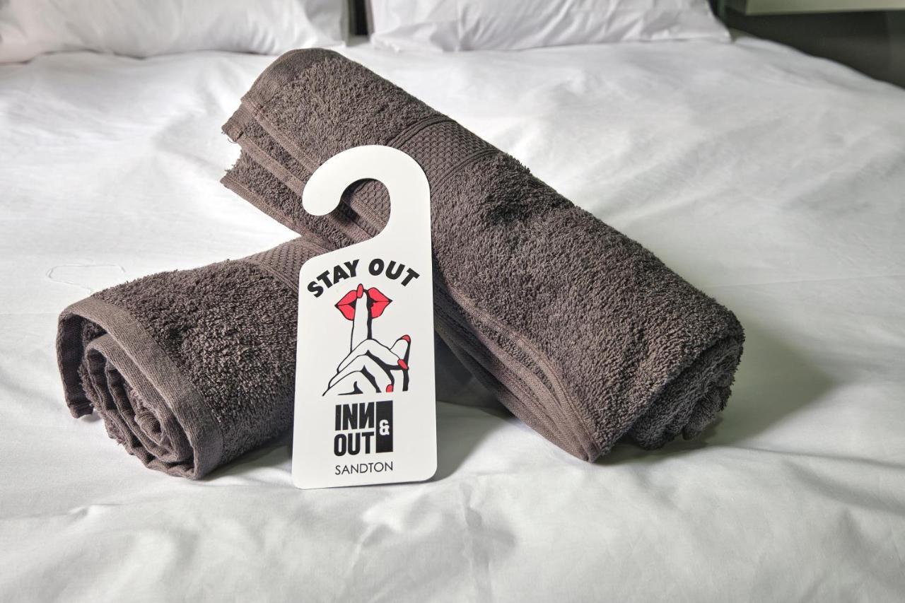 Inn & Out Sandton โจฮันเนสเบิร์ก ภายนอก รูปภาพ