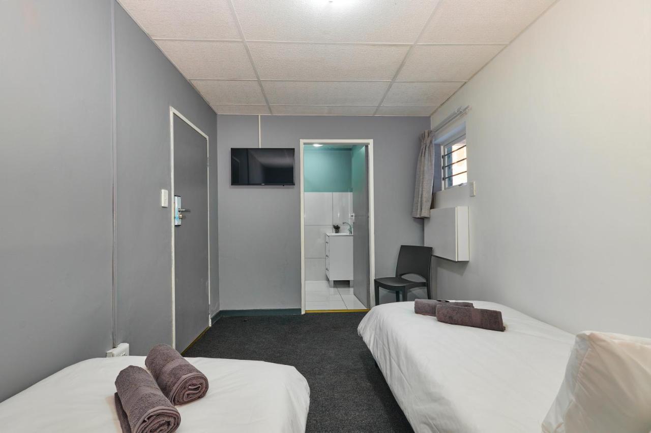 Inn & Out Sandton โจฮันเนสเบิร์ก ภายนอก รูปภาพ